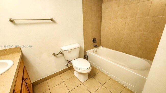 Building Photo - 470 NE 194th Terrace