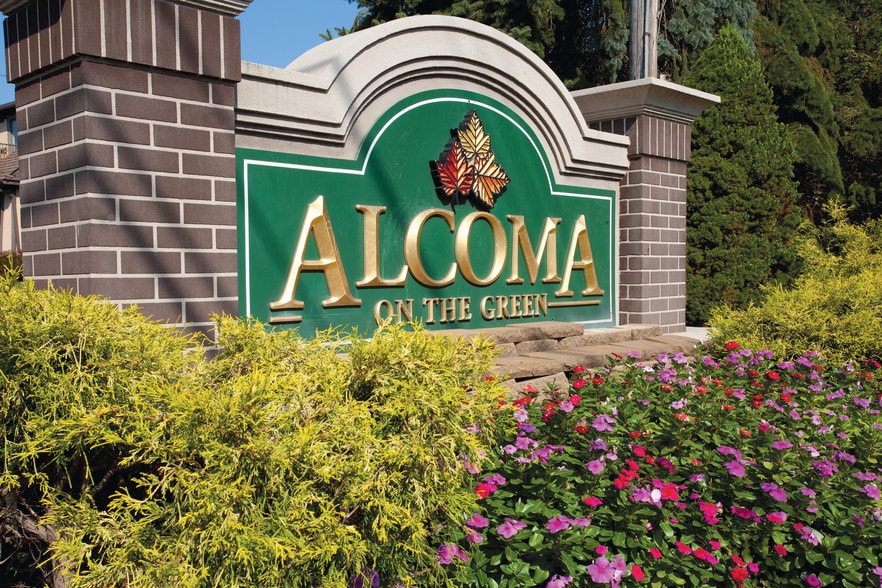 on the Green 225 Blvd Pittsburgh PA 15235 Apartment