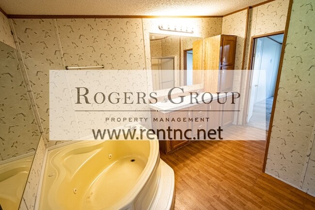 Building Photo - 128 Twilight Ln