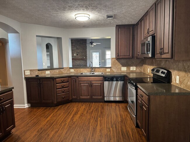 Building Photo - 9133 Saw Tooth Loop