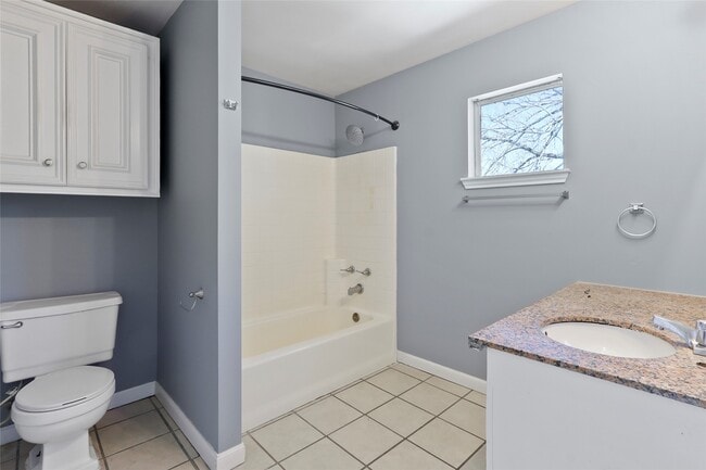 Building Photo - 11131 Holly Hill Ln