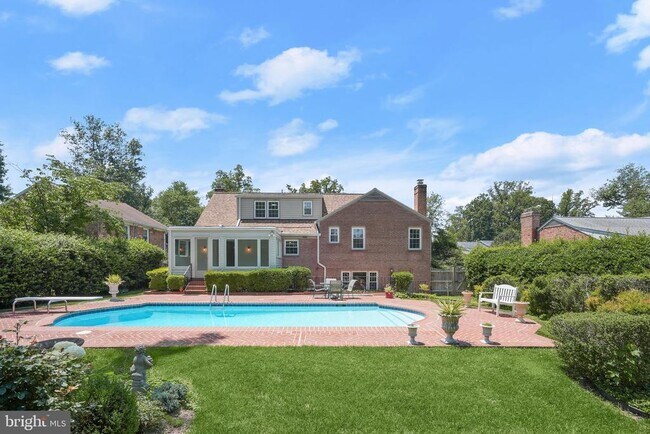 Building Photo - 7109 Radnor Rd