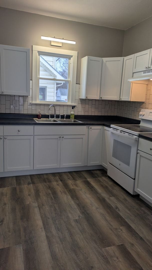 Building Photo - 3 Bedroom 1 bath home with lots of updates!