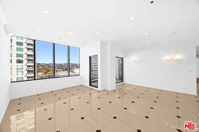 Building Photo - 10724 Wilshire Blvd