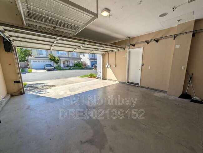 Building Photo - 5052 Gothic Ct
