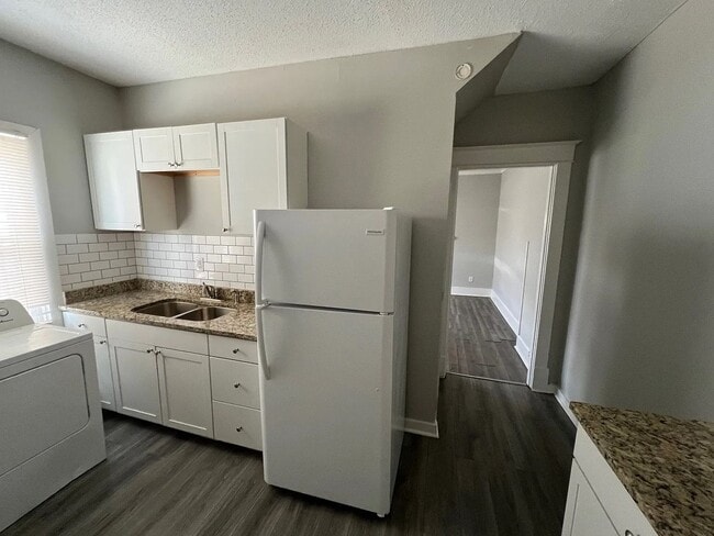 Building Photo - 3420 Clifton St