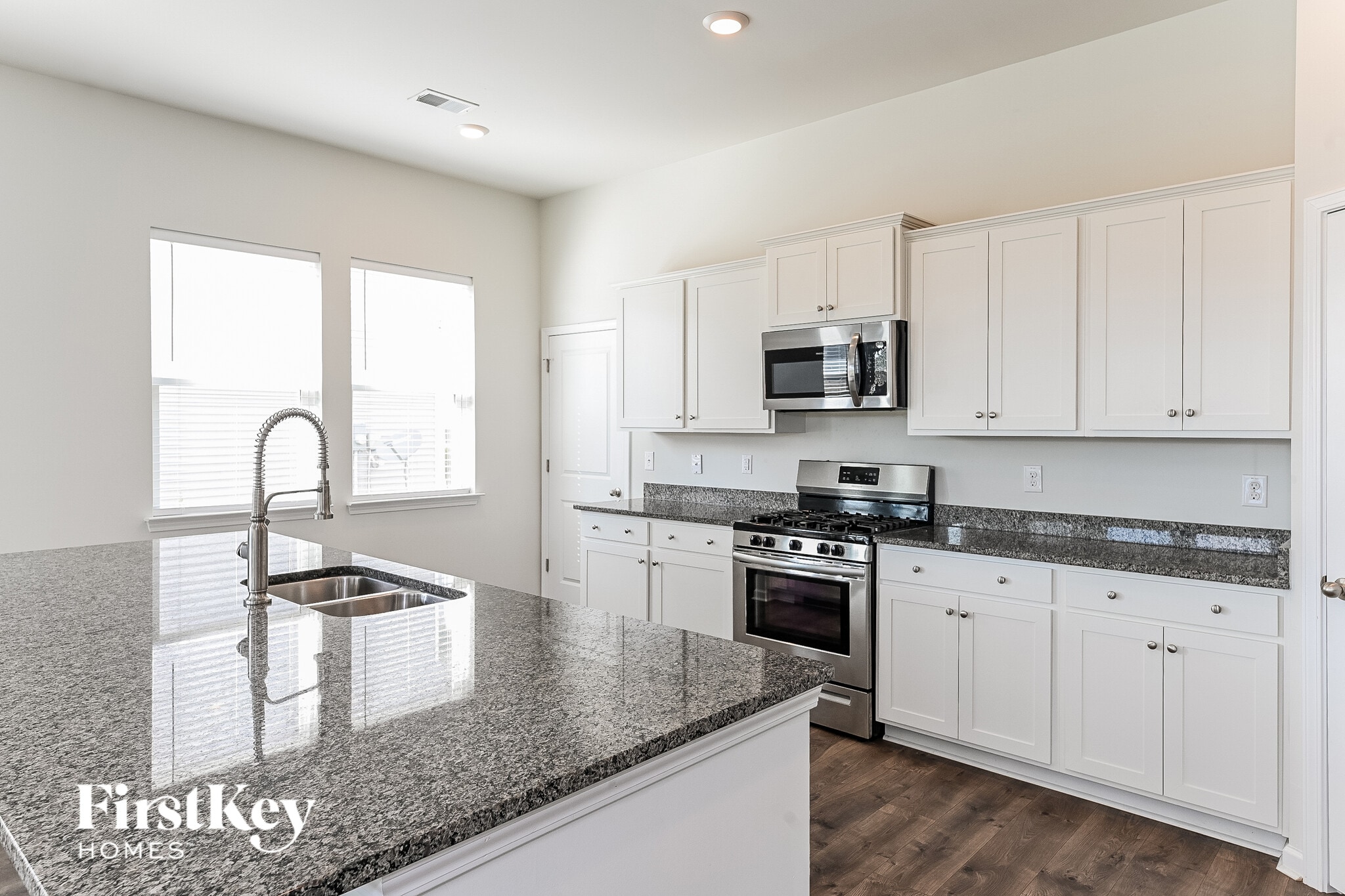 Building Photo - 405 Ribiero Dr