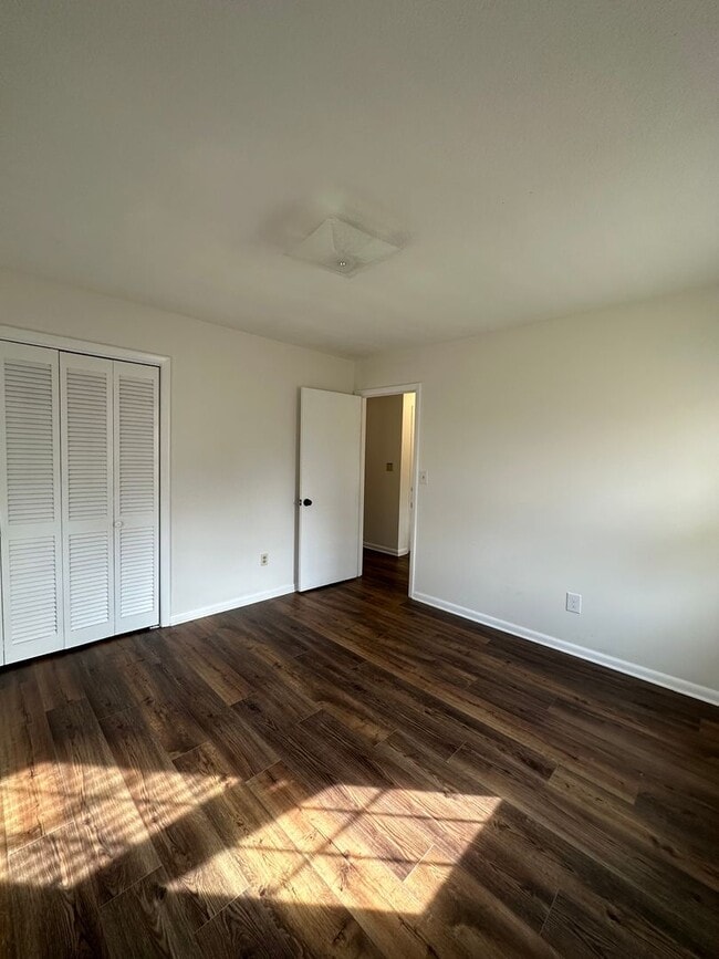 Building Photo - East-side home move-in ready