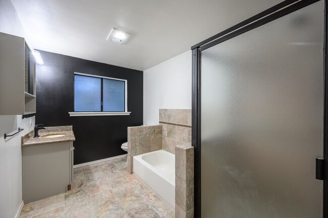 Building Photo - "Holiday Move-In Incentive – 50% Off First Month’s Rent"  Spacious 4-Bedroom Contemporary Home wi...