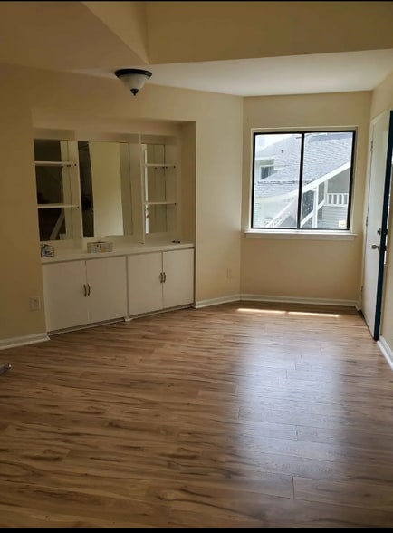 Building Photo - 1306 Berwyck Ct