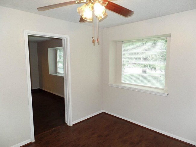 Building Photo - 8110 Amurwood Dr