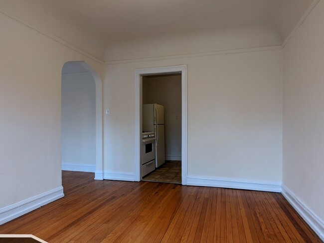 Building Photo - 2948 N Albany Ave