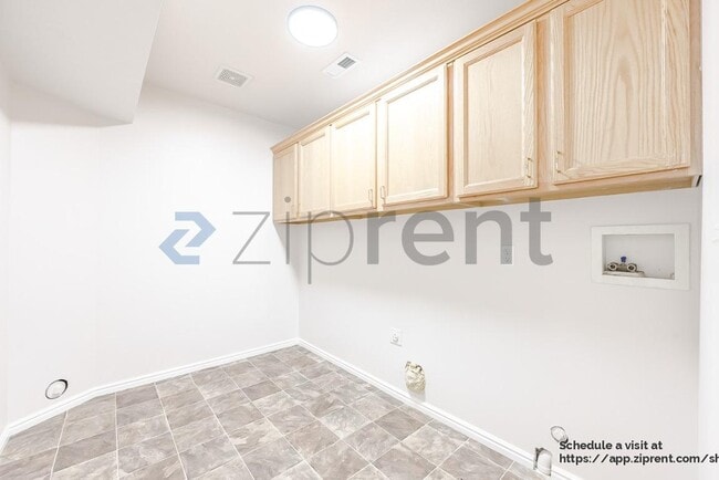 Building Photo - 7052 Devonna Rd