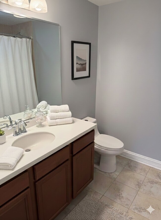 Building Photo - 310 S Main St