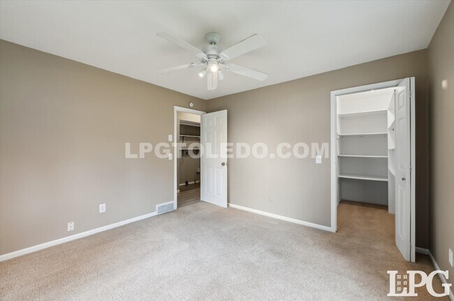 Building Photo - 7044 Springfield Dr