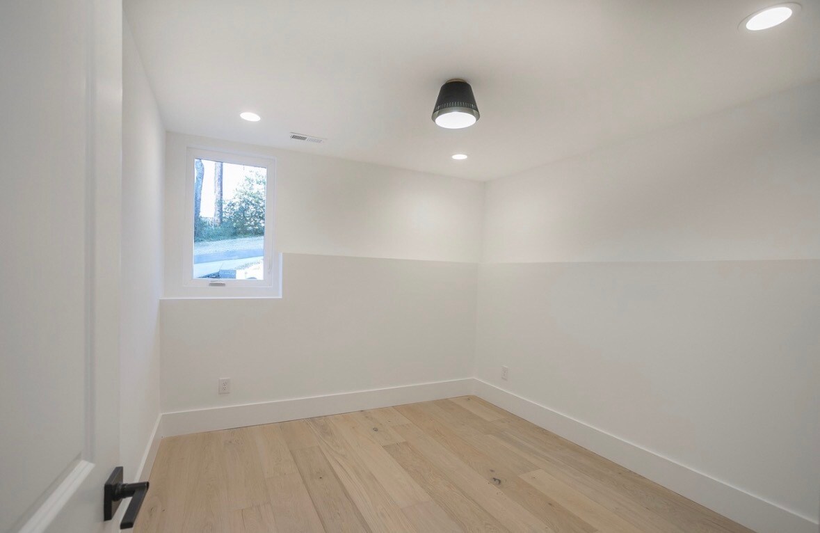 Building Photo - 113 McCall St