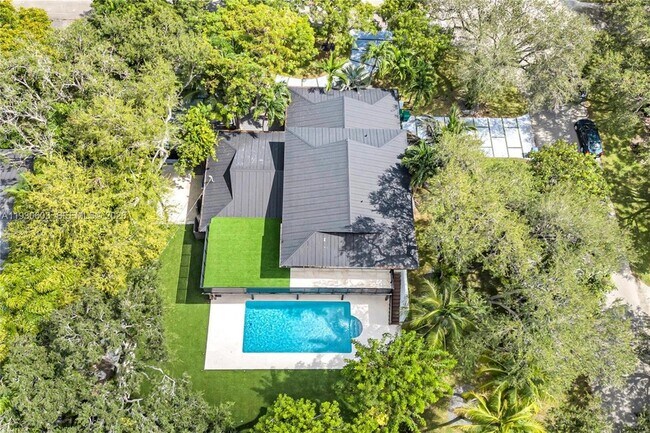 Building Photo - 11340 SW 74th Ct