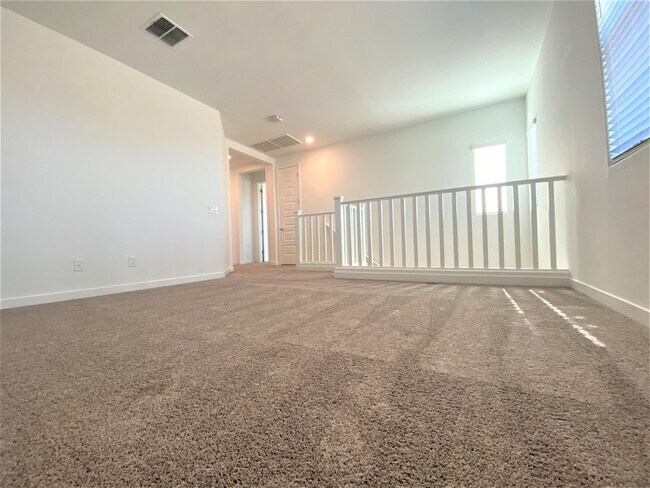 Building Photo - 1079 E Sabino Dr