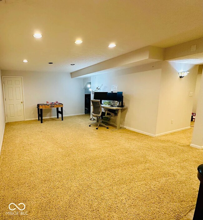 Building Photo - 5273 Ivy Hill Dr