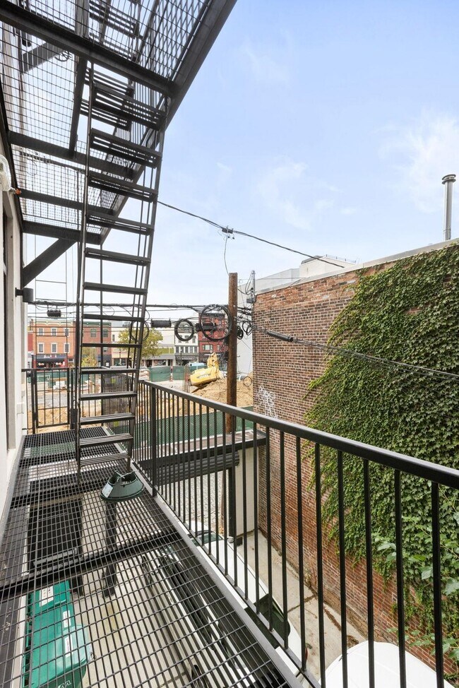 Building Photo - 56 3rd St