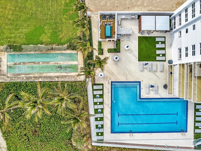Building Photo - 3000 S Ocean Blvd