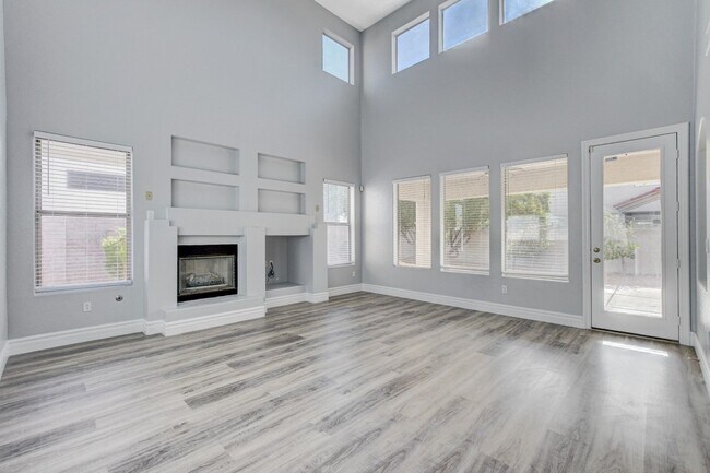 Building Photo - MASSIVE 5 BEDROOM, 2 STORY HOME IN DESIRABLE RHODES RANCH GOLF COURSE COMMUNITY!