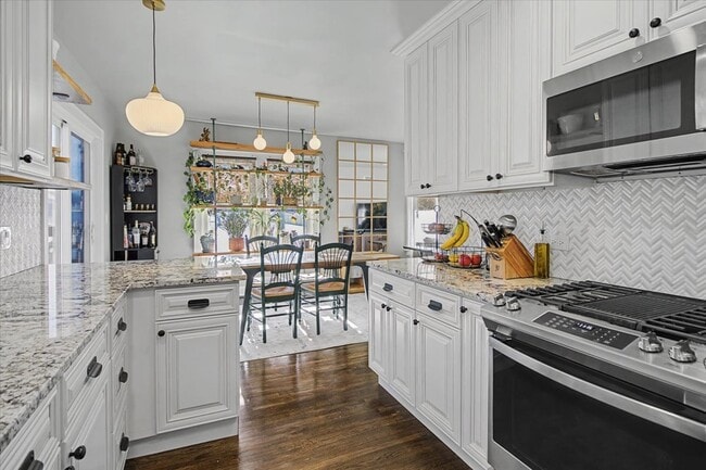 Building Photo - 136 E Jackson St