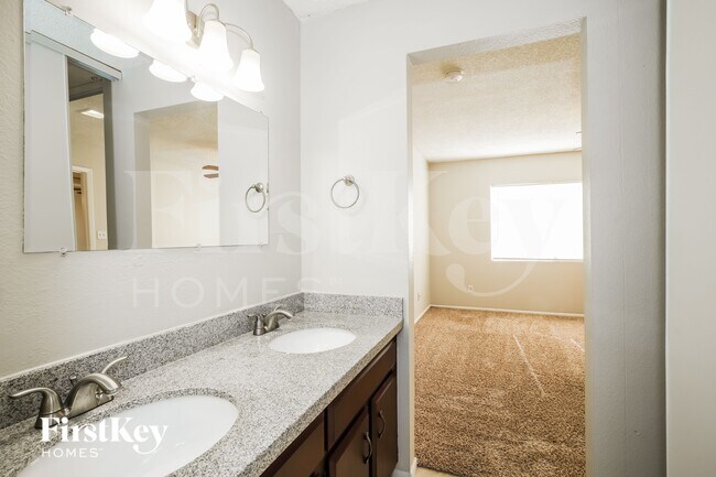 Building Photo - 6025 W Evans Dr