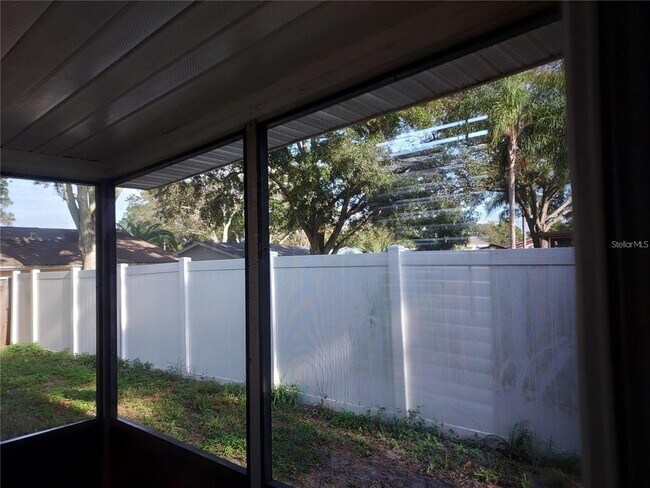 Building Photo - 2001 Groveland Rd