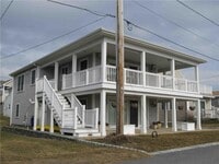 Building Photo - 11 Shore Rd