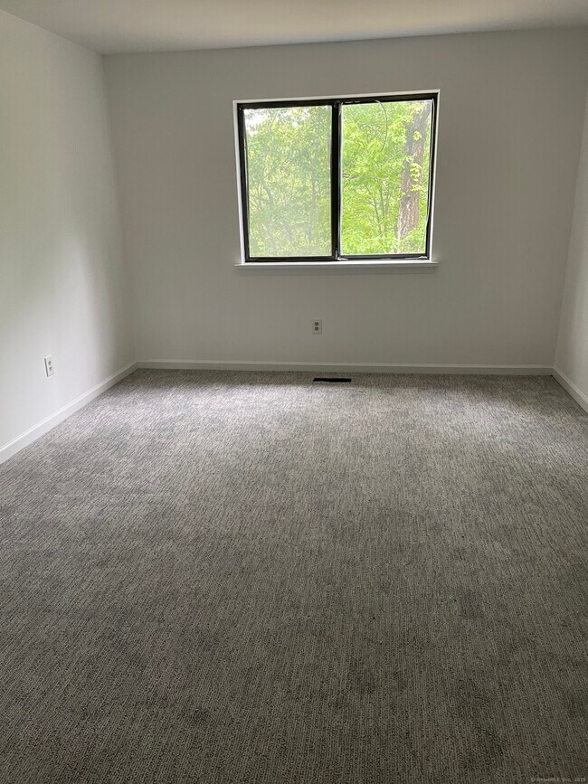 Building Photo - 115 Fillow St