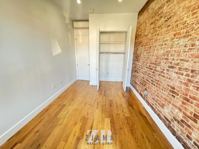 Building Photo - 4 bedroom in BROOKLYN NY 11210