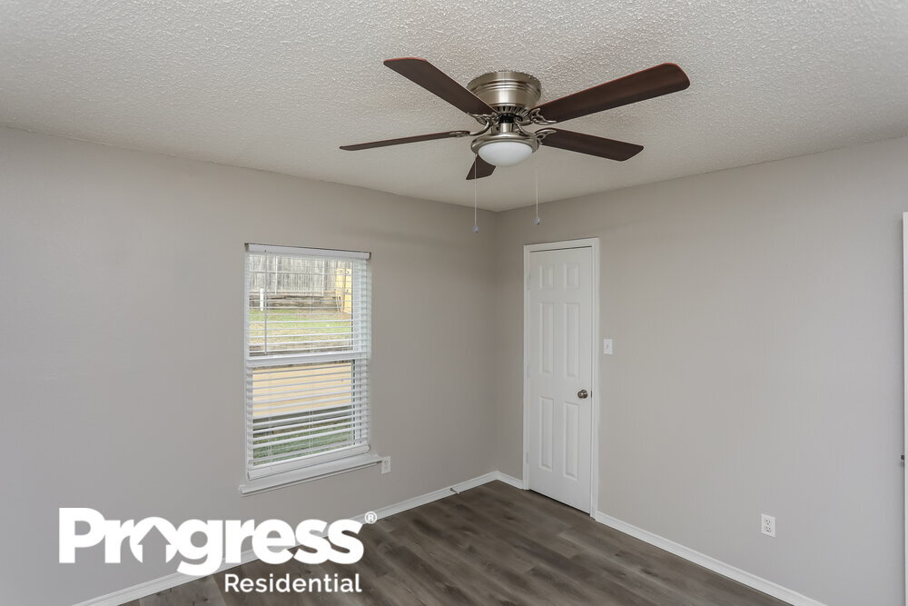 Building Photo - 556 Blue Haze Dr