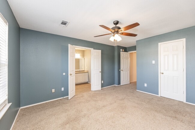 Building Photo - 14335 Pelican Marsh Dr