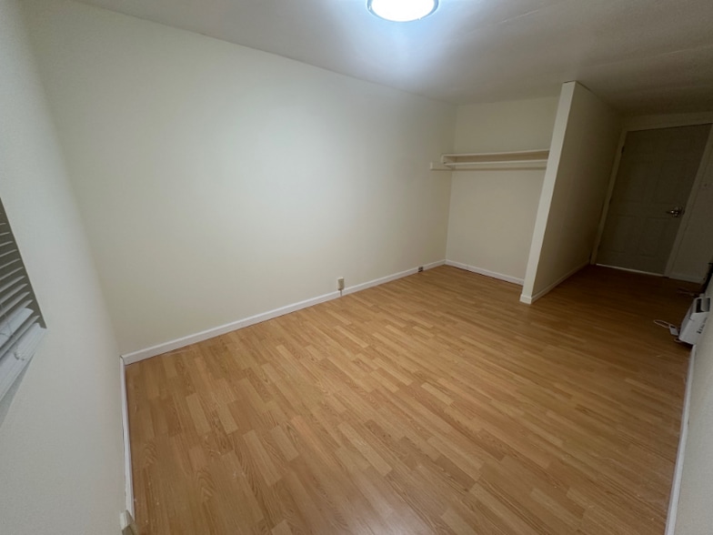 Building Photo - 1xxx Jarvis Ave