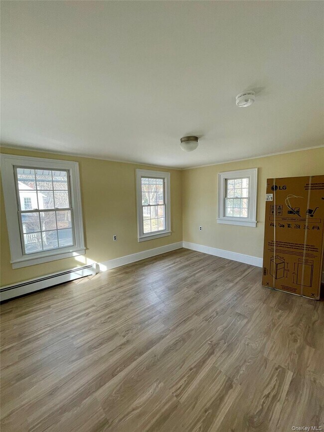 Building Photo - 46 E Market St