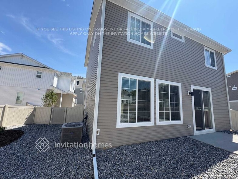 Building Photo - 3374 Pearwood Dr