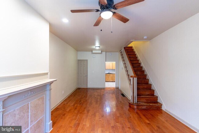 Building Photo - 2022 S Opal St