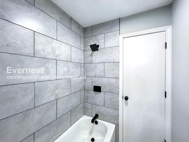 Building Photo - 3-Bedroom Home with Off-Street Parking and...
