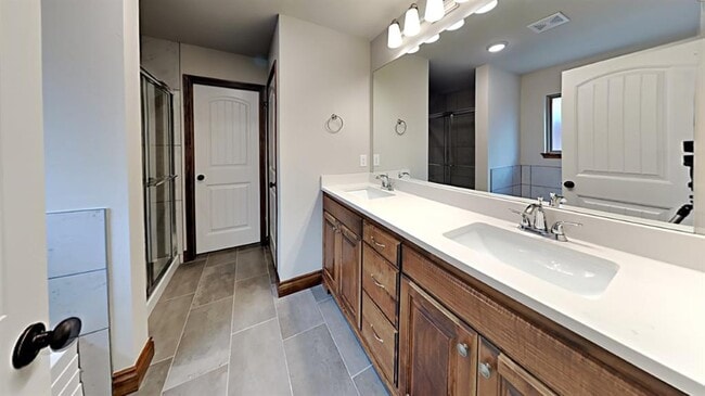 Building Photo - 10521 NW 41st St