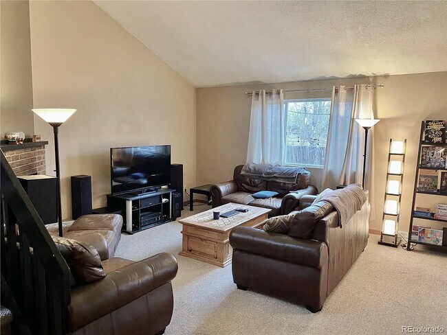 Building Photo - 1322 Vivian St