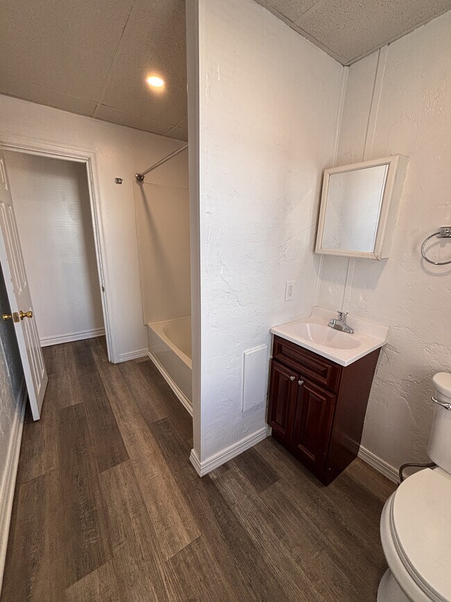 Building Photo - 208 S Duke St