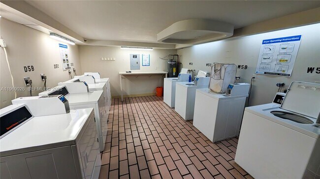 Building Photo - 555 NE 15th St