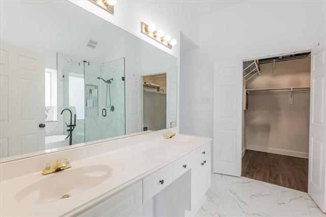 Building Photo - 2209 Swallow Ln