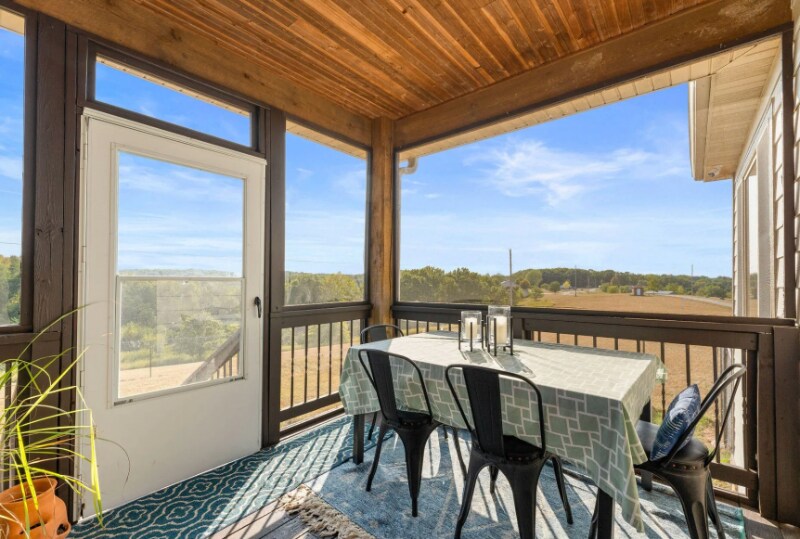 Building Photo - 710 Hilltop Vista Rd