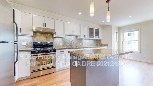 Building Photo - 3051 San Bruno Ave