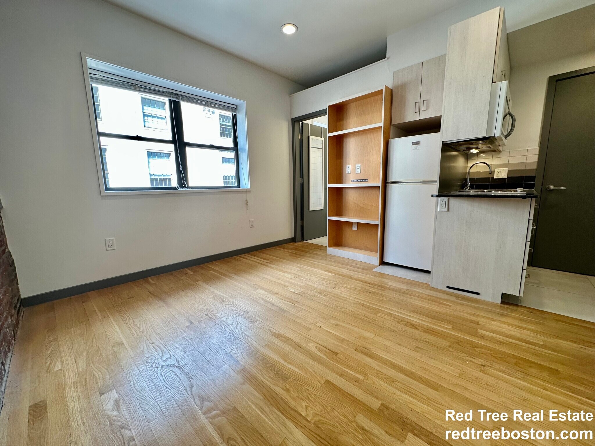 Building Photo - 144 Bowdoin St