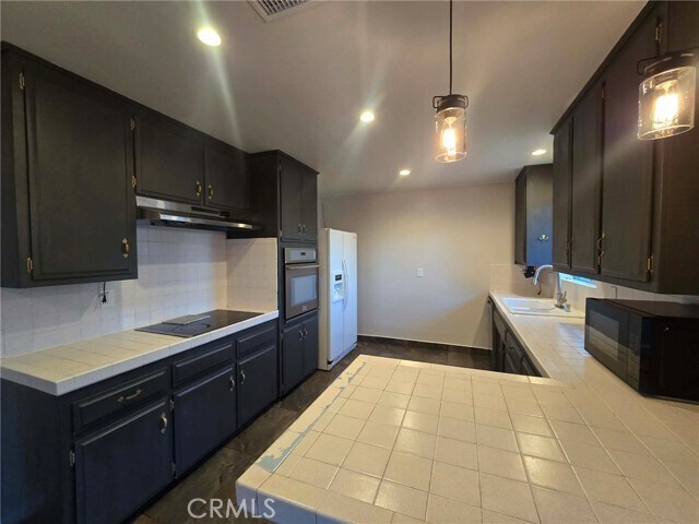 Building Photo - 607 Sixth St