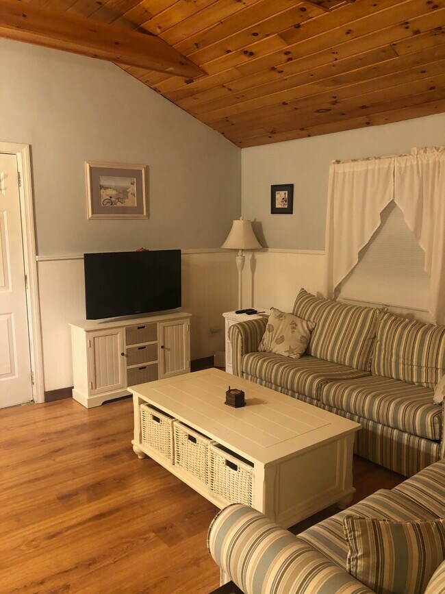 Building Photo - 11 W View Ln