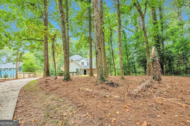 Building Photo - 173 W Lake Dr